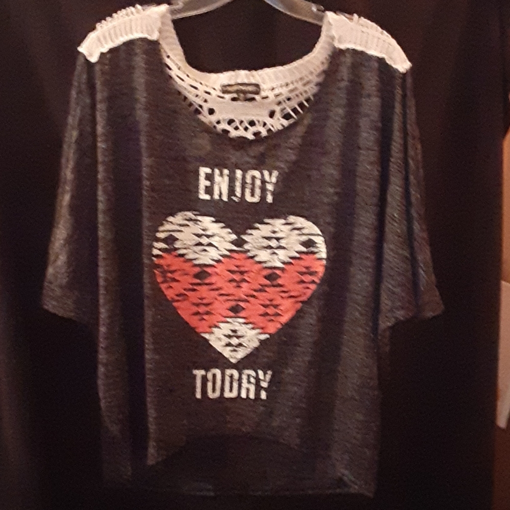 Cute nearly brand new Inspired Hearts shirt
